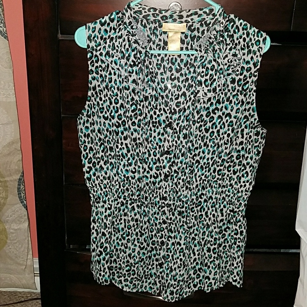 Sleeveless leopard print blouse